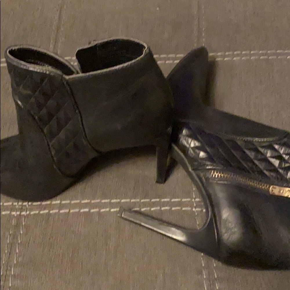 BCBGeneration ankle boots! - Picture 2 of 4